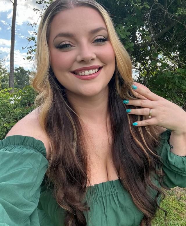 I’m Married With 3 Kids & My Husband Went For Business Trip & I Need A Man To Come Fuck Me While Husband Traveled - Image 3